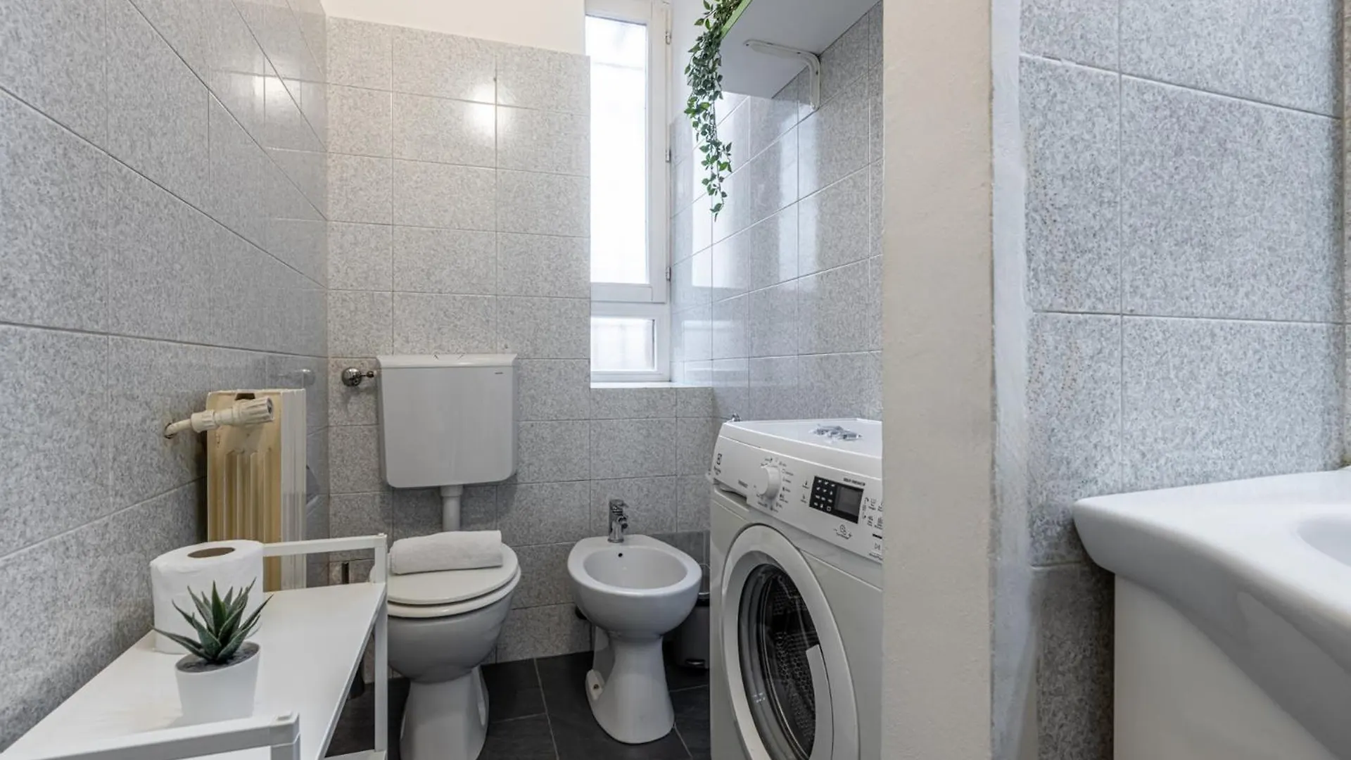 Appartamento Modern New House - Duomo In 10 Min - Netflix & Wi-Fi Milano Italia